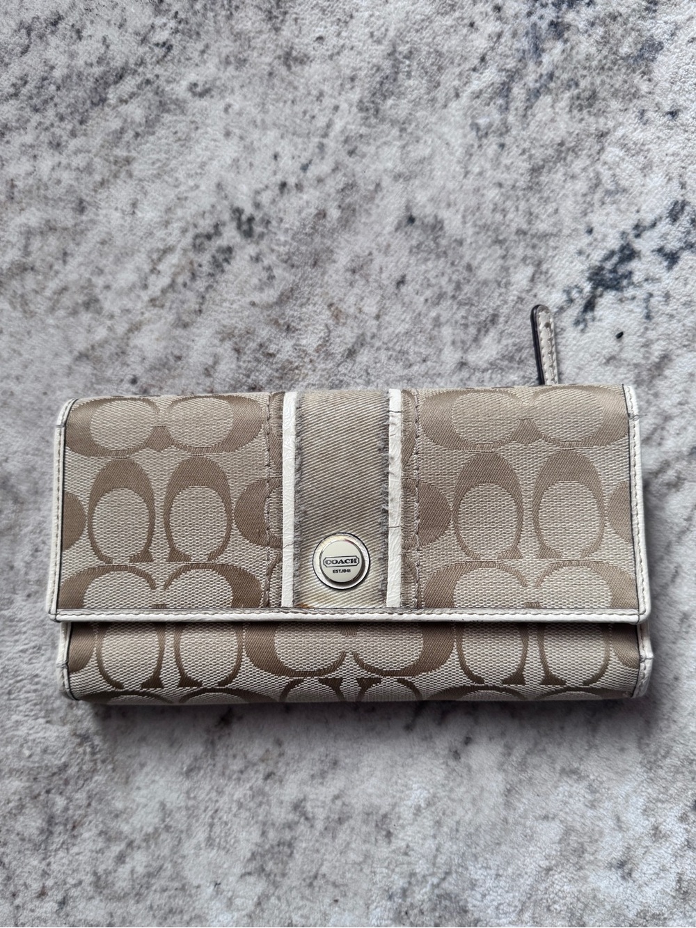 Coach signature C jacquard canvas wallet 🤎🩷